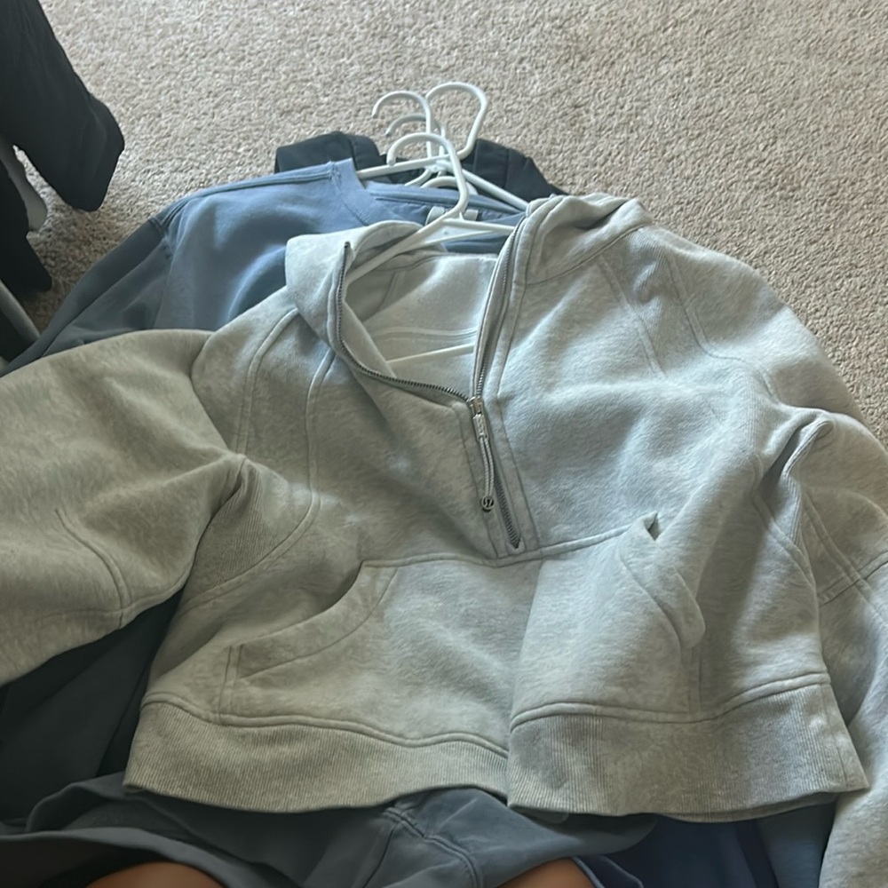 Lulu quarter zip scuba, light gray color